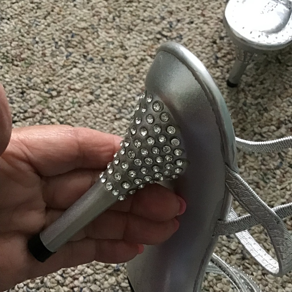 Madeline Stuart Silver Glamorous Heels - Picture 4 of 6